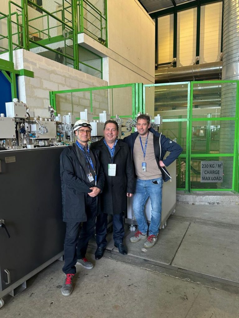 Dr. Sohayb Al-Niaimi visits CERN, the European Organization for Nuclear Research, in Geneva, Switzerland